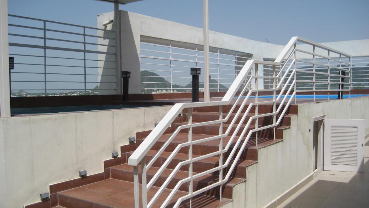 Starlit Suites Neemrana Extérieur photo